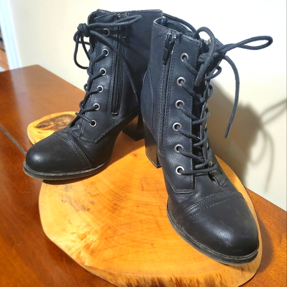 Madden Girl black lace up booties - Picture 5 of 8